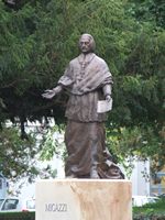 Migazzi p&uuml;sp&ouml;k eg&eacute;szalakos  bronz szobra